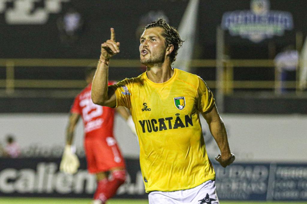 SomosVenados's tweet photo. @venadosfc consigue su primera victoria del Torneo en la J03 del AP22 @LigaMXExpansion tres goles a dos ante @TorosCelayaCD con tres yucatecos en el once inicial: Rosel, Khaled y Mayo. https://t.co/tgavjLVaoM