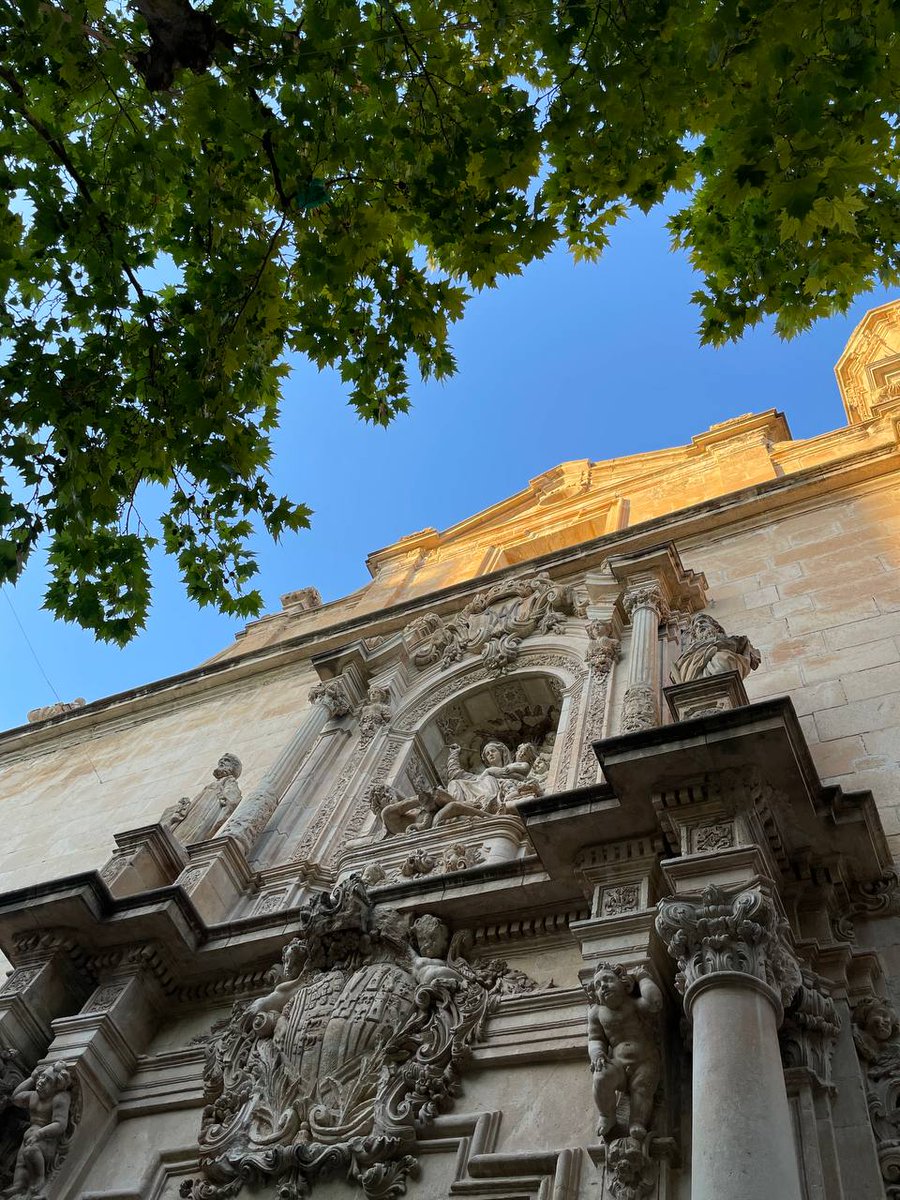 BasilicaDeAspe's tweet photo. ¡Nuestra parroquia se viste hoy de fiesta! Fue el 15 de julio de 2006 cuando el papa Benedicto XVI le concedió el título de basílica menor, reconociendo así la importancia e influencia del templo en las celebraciones religiosas de la zona

#basilicadeaspe #basilica #benedicto https://t.co/JdSlKWIZ8g