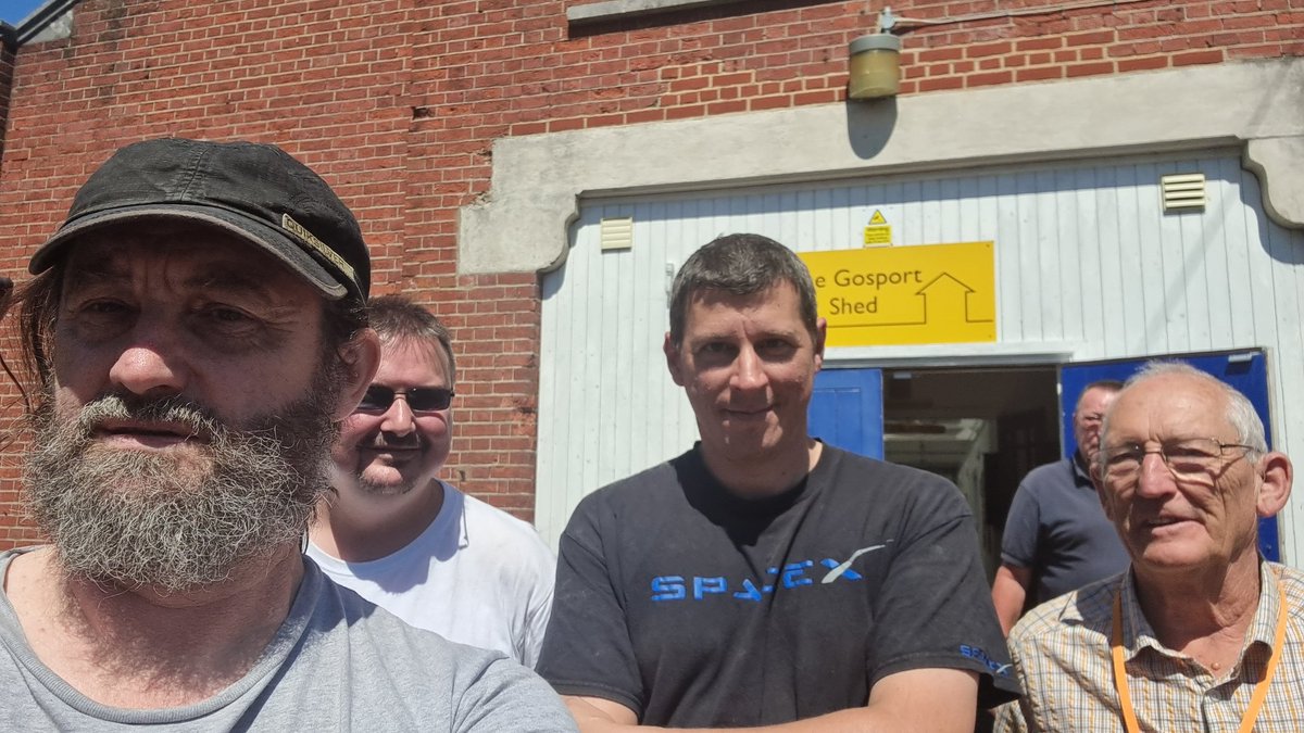 With <a href="/MakeGosport/">MAKE Gosport</a> and <a href="/M0JEY/">M0JEY</a> on a visit to The Gosport Shed. #BringingGosportTogether