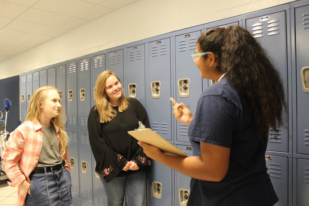 VarsityYearbook's tweet photo. What is the first question you always ask in an interview?๐ค
๐ธ: Towns County High School
-
-
-
#YearbookersinAction
#yearbook #yearbooks #hjyearbooks #herffjones #interviewtips #interviews #journalism #journalist #yerd https://t.co/bZ6Yp8WxD6
