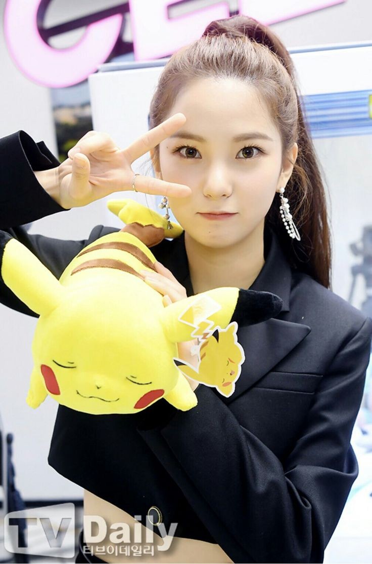 yujin and her pikachu plush

✧ #최유진 #CHOI_YUJIN <a href="/official_kep1er/">Kep1er</a>