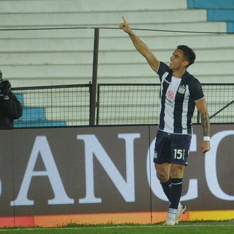 galesioignacio's tweet photo. A un Enzo diaz de los 200!!🔵⚪👀
Dale loco únanse a la familia esquivelista https://t.co/vL0MDqpv3f