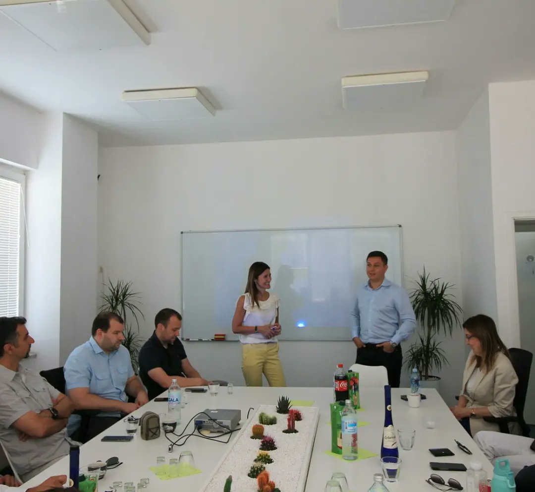 menadzerSAM's tweet photo. Danas smo bili u poseti Čelarevu sa polaznicima SAM Akademije kod našeg Igora Milenkovića, “Mladog menadžera godine", direktora voćarstva i povrtarstva u Delta Agraru. 
#SAMakademija #menadzerSAM https://t.co/GpTibf4asY