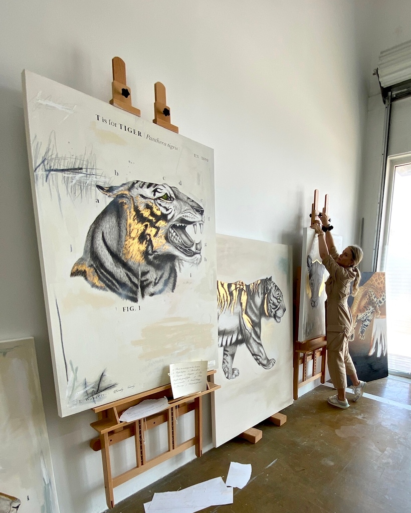 _Waggs's tweet photo. Paint the days away…#contemporarycurator
#artcollectors
#naturemorte
#contemporaryartists
#figurativeart
#academicart
#artmusuem
#drawingoftheday 
#elizabethwaggett https://t.co/0QaUHWw2pc