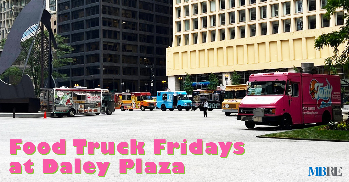 Expand your lunch horizons with the Chicago Food Truck Festival at <a href="/DaleyCenterChi/">Daley Center</a>. Every Friday through 10/7, indulge in Harold’s Chicken’s tasty mild sauce and <a href="/Aztec_Daves/">Aztec Dave's 🍹🌮🚚 (Cantina & Food Truck)</a> burritos, along with empanadas, cupcakes, sausages &amp; more from other trucks! chicago.gov/city/en/depts/…