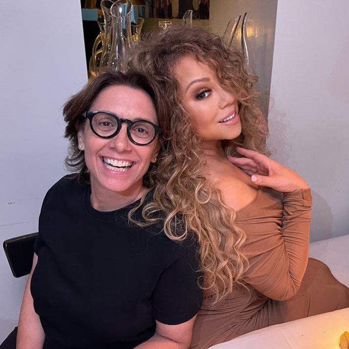 MariahTrends's tweet photo. .@MariahCarey pictured in Capri 😍

(📸: Mia &amp; Chef Franco) https://t.co/m9u1DKxcSS
