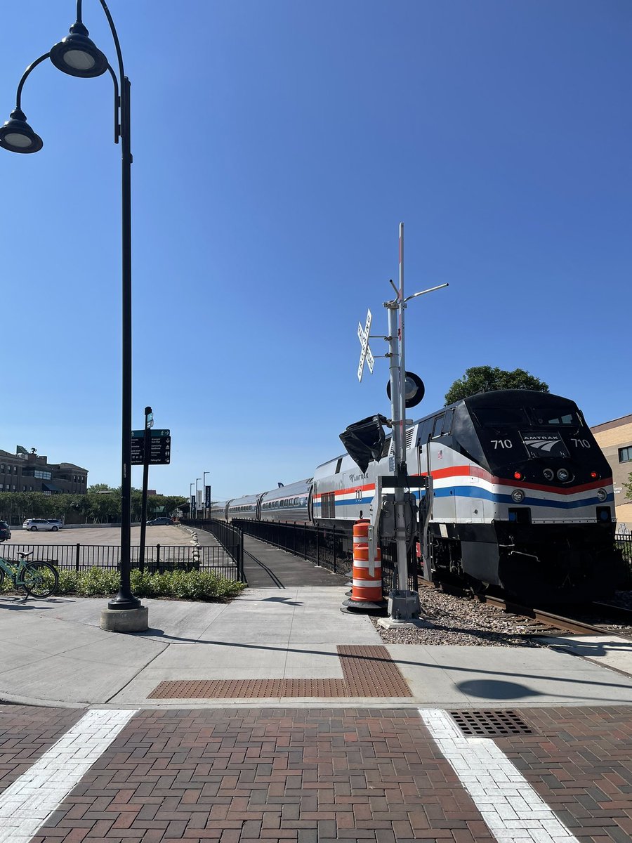 shaun_robs's tweet photo. amtrak back on the waterfront in #btv this morning https://t.co/px7elhkK5Z