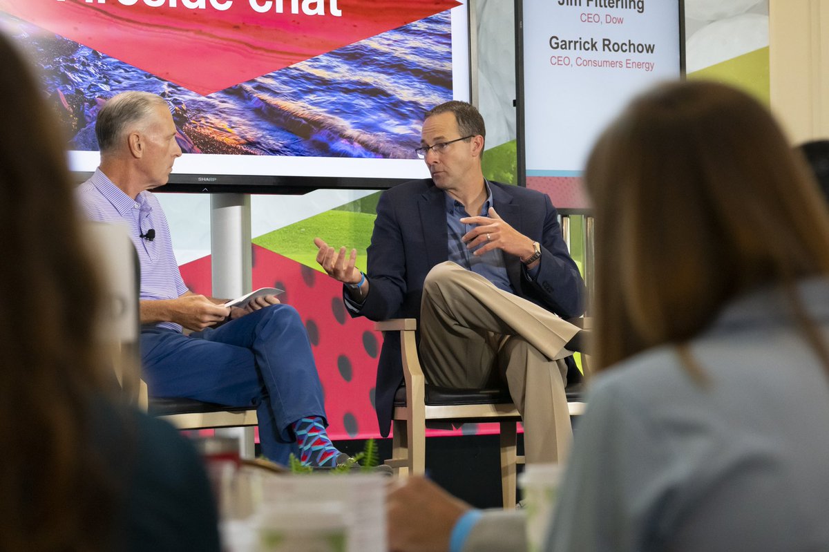 Thanks <a href="/GarrickRochow/">Garrick Rochow</a> for your time and ENERGY at the @DowGLBI Sustainability Summit this morning. 

Your commitment to a more sustainable state is a vision we share and #TeamDow will continue to be a partner as we #decarbonize and grow in Michigan and beyond.