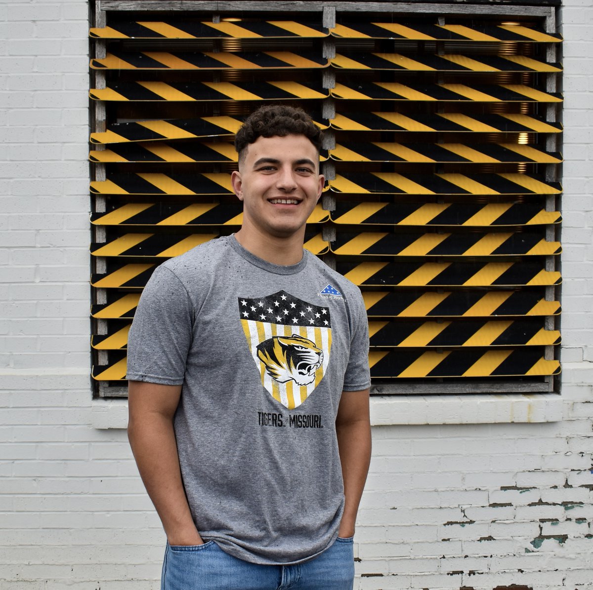 Rally_STL's tweet photo. Have you picked up your Mizzou Folds of Honor tees yet? Rep your Tigers AND give back! For every item sold, Rally House will be donating $5 💛✨ [ https://t.co/BukqGwKwiS ]

#RallyHouse #Mizzou #Tigers #FoldsofHonor #IGiveBack https://t.co/27UWCJPJSF