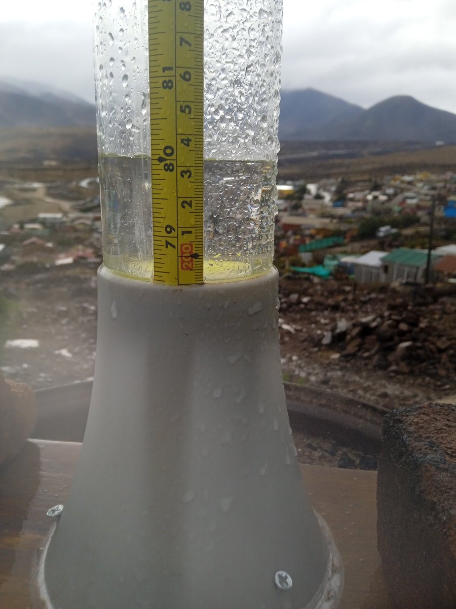 baldo132's tweet photo. @robertoexbomber En Caleta los Hornos 32 mm según mi pluviómetro https://t.co/nRJxhZiZA9