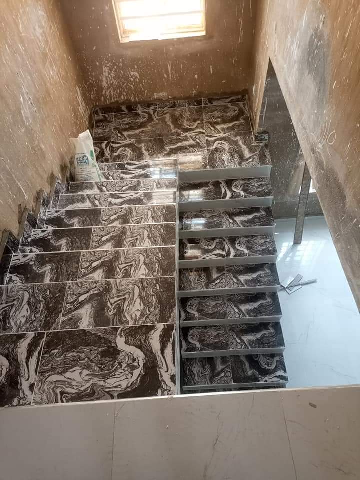 witty_cruz's tweet photo. I am a graduate of the University of Jos waiting for my nysc mobilization delayed due to ASUU strike, In the meantime, i fix tiles to give your house that perfect look.
#LabourChallenge
#ProudTiler
#Obideient Fellow
#ASUUStrike
#Obicentric https://t.co/r6fbf2ZV4E