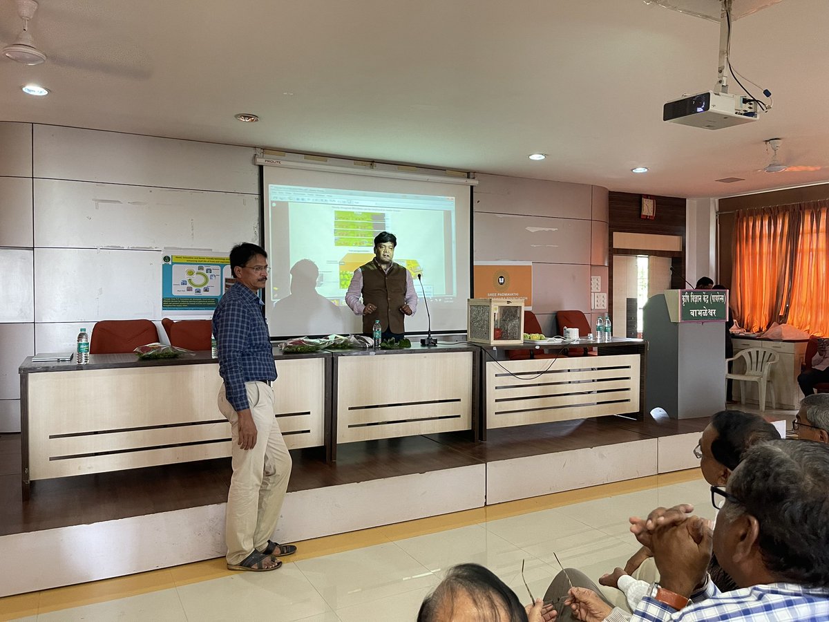 DrJagadisNIPGR's tweet photo. Today visited Krishi Vigyan Kendra (PIRENS). Babhaleshwar, to conduct Farmer awareness program on our shelflife enhancer tech. Farmers participated in program with great enthusiasm. @NIPGRsocial @DBTIndia @rajesh_gokhale @icarindia @PonnariG @GaonConnection @IndiaScienceTV https://t.co/aYpoJlHU94