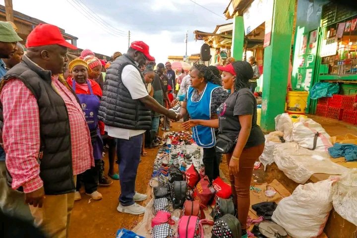 GichangiWanja's tweet photo. Small businesses are all included in Nyoro's governance.
#NyoroTanoFresh https://t.co/6SyxLb903k