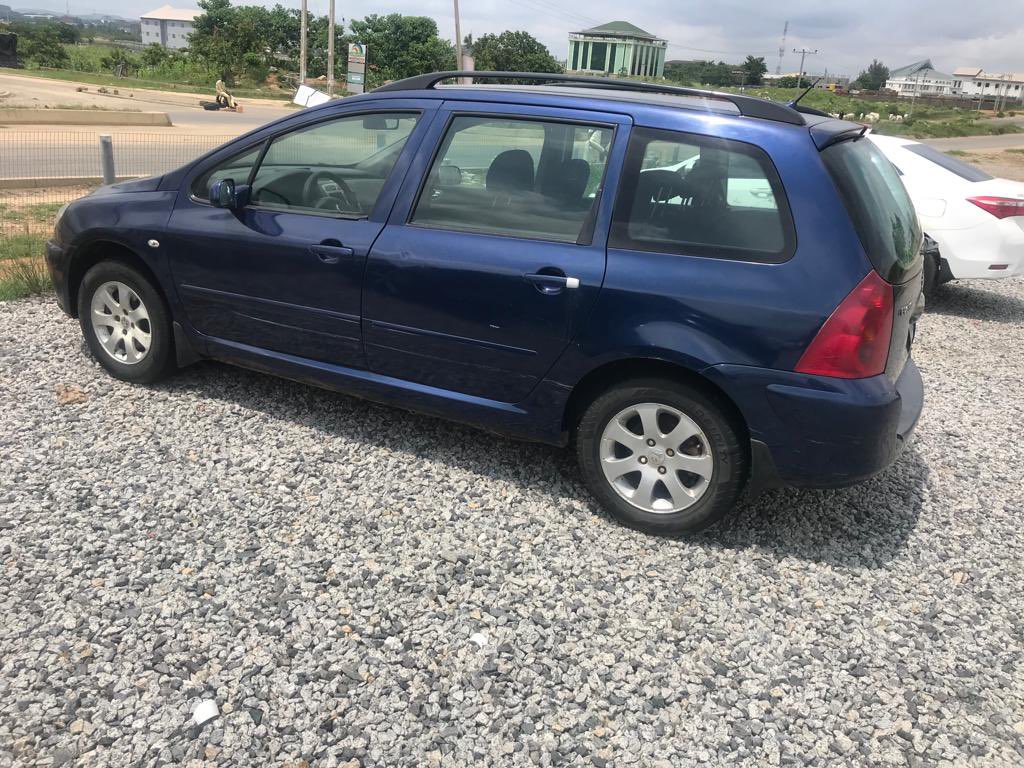 Automall_ng's tweet photo. Neatly used Peugeot 307
Price:1.250
Location: Abuja 
#vawulence #ASUUStrike #Bmxn #BNXN #LabourChallenge #ametokun 
@Dee_autoplug @emphany_beshi https://t.co/Pg6riExuCM