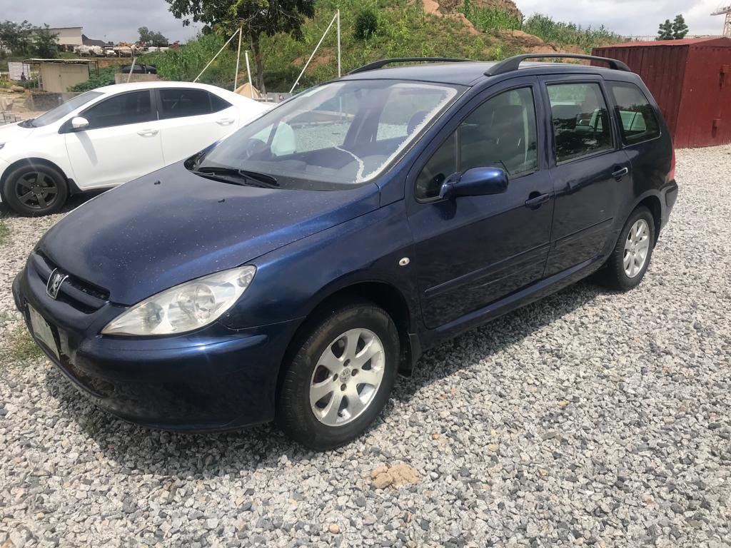 Automall_ng's tweet photo. Neatly used Peugeot 307
Price:1.250
Location: Abuja 
#vawulence #ASUUStrike #Bmxn #BNXN #LabourChallenge #ametokun 
@Dee_autoplug @emphany_beshi https://t.co/Pg6riExuCM