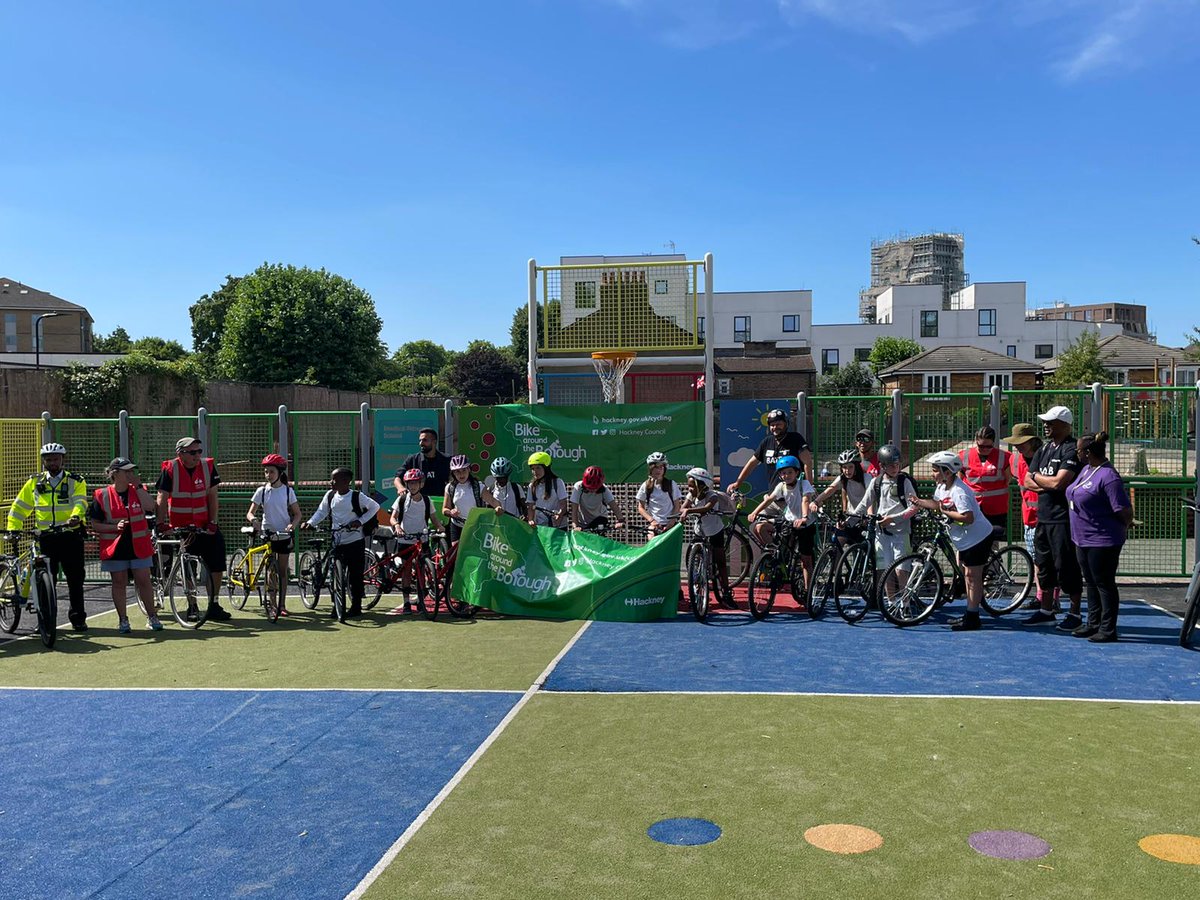 MPSRTPC's tweet photo. Central East STT supporting the Hackney 'Bike Around the Borough' event encouraging school kids to cycle safely. #hackneycouncil #MPSHackney #CESTT https://t.co/lxGresvQ5Q
