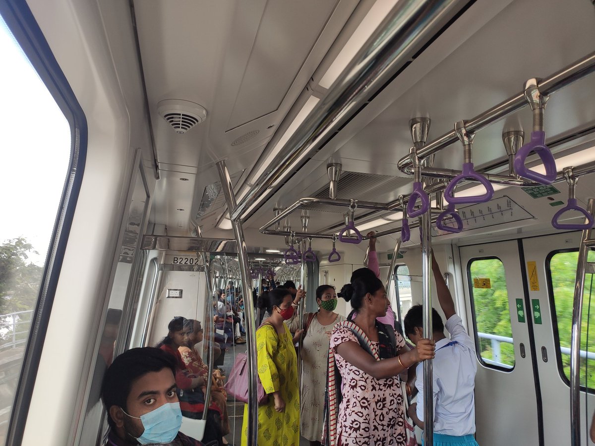 Im_Sandip1's tweet photo. @metrorailwaykol here are few pictures of my first ride in new East West metro railway https://t.co/QM0W9nHP8p