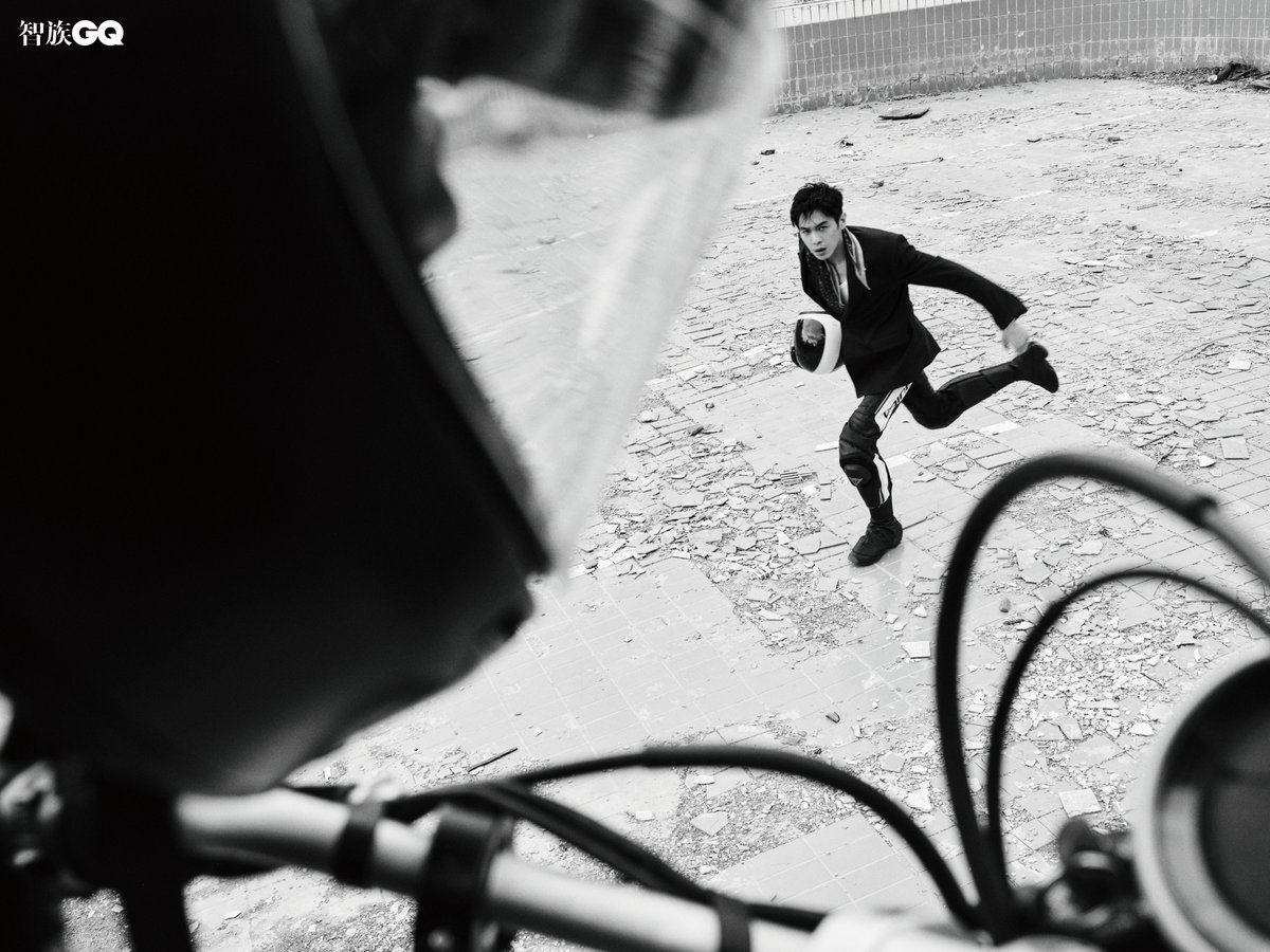 dramaskfan's tweet photo. #ZhangRuoYun para GQ China - edição de Julho/22.
#张若昀 #SwordSnowStride #TheFatedGeneral #JoyOfLife #InsectsAwaken #TheEvolutionOfOurLove #NovolandTheCastleInTheSky #LegendOfNineTailsFox #Intouchable #cdrama #dorama https://t.co/A1v56o3LI2