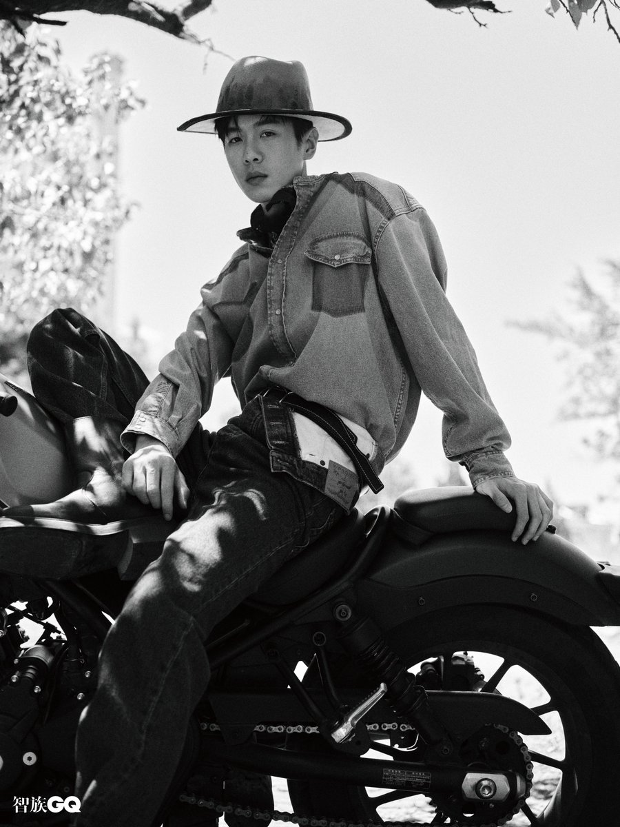 dramaskfan's tweet photo. #ZhangRuoYun para GQ China - edição de Julho/22.
#张若昀 #SwordSnowStride #TheFatedGeneral #JoyOfLife #InsectsAwaken #TheEvolutionOfOurLove #NovolandTheCastleInTheSky #LegendOfNineTailsFox #Intouchable #cdrama #dorama https://t.co/A1v56o3LI2