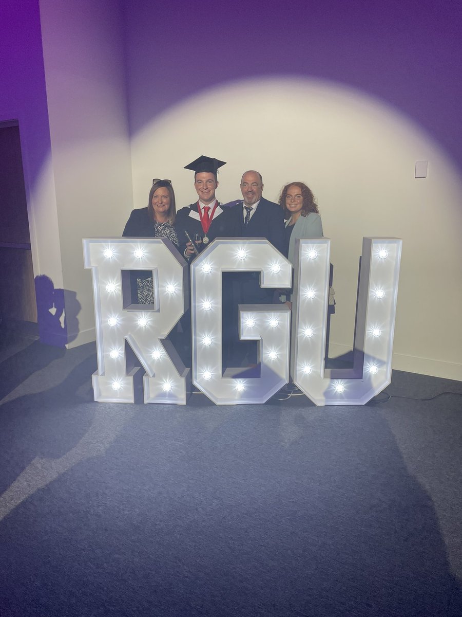 jaack1murphy's tweet photo. Scotland just got a couple degrees hotter 🎓 Thanks for all the support for the past 4 years 🤎 Time to enjoy one last week off before FTY 💊 https://t.co/XNRrMe5pyb