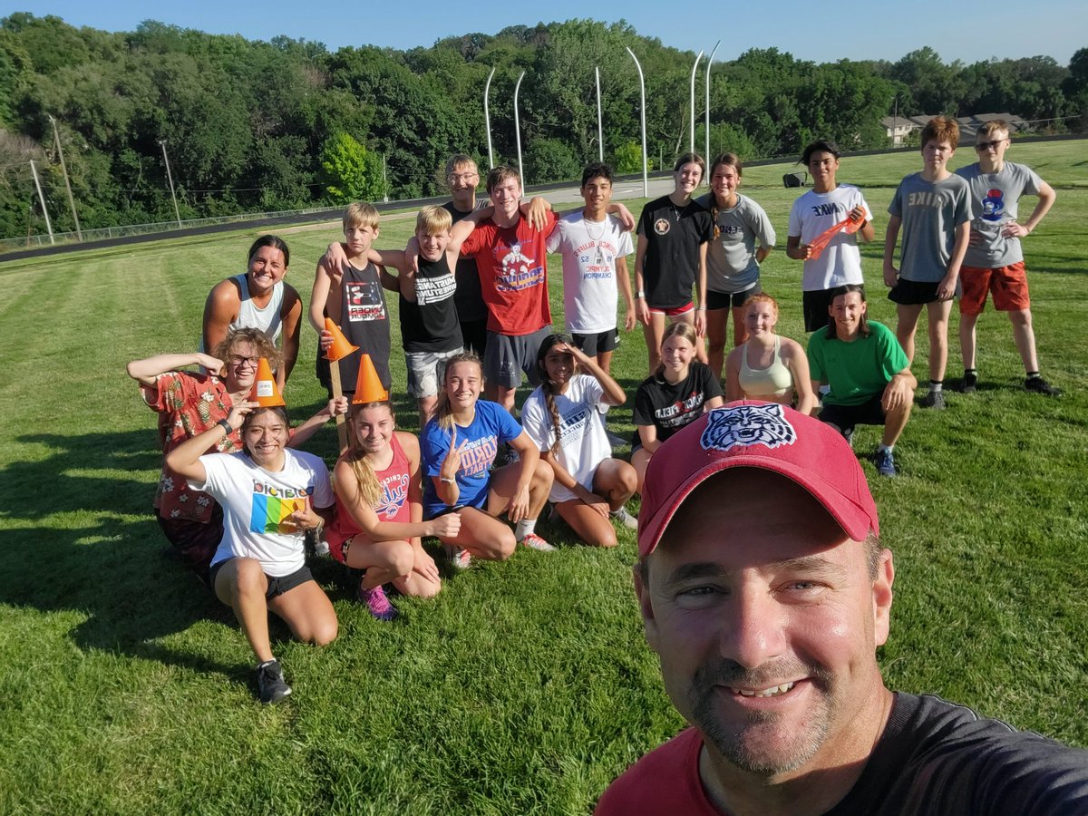 This was an AMAZING week of running! We have seen so much progress with the Summer Running Club. After this morning's run, we played a super fun game of Capture the Flag. Happy Friday y'all!🏃🏃‍♀️
@AlhsRunning <a href="/RobbieSiford/">Robbie Siford</a> <a href="/EmONeal12/">Emma O’Neal</a> <a href="/jennrangel19/">Jennifer Rangel</a> <a href="/avaa_watkinss/">ava r watkins</a> <a href="/Codemansmith34/">Codemansmith</a>