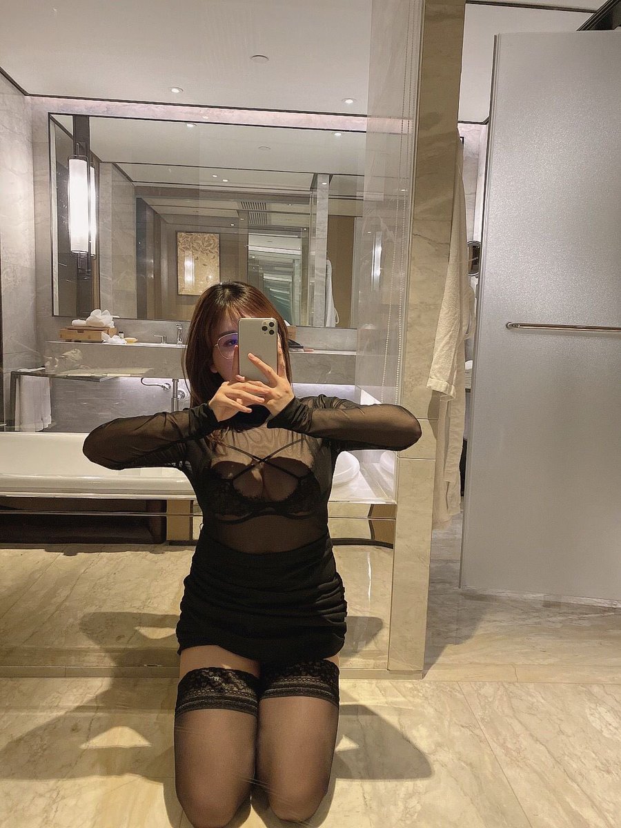 S47544879's tweet photo. 轻微的女s找轻微的男m，重口味的请直接避开，无脑直接约的避开， #黑丝  #反差 #网调 #皮带数据线牙刷 https://t.co/E316w1wvyF