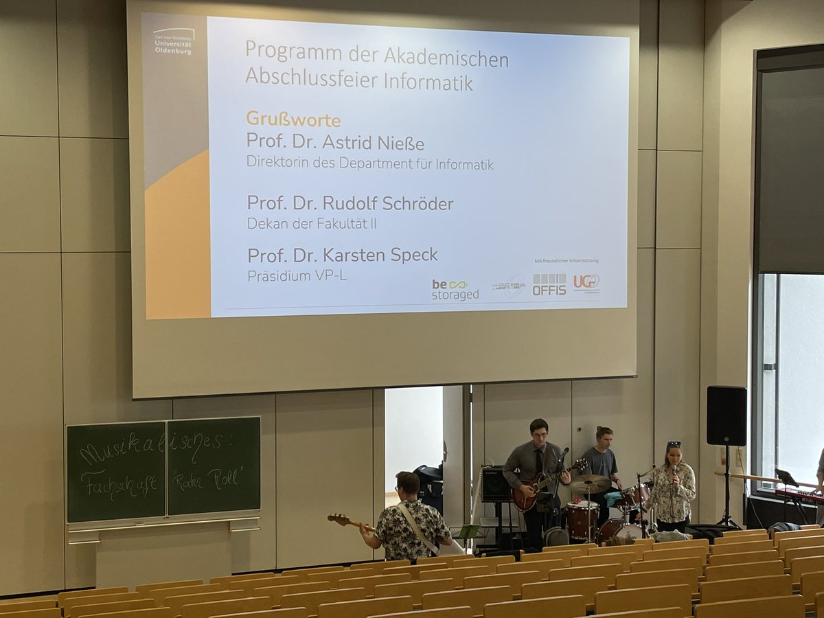 Soundcheck bei der Akademischen Abschlussfeier der Informatik @UniOldenburg  - gleich geht es los !