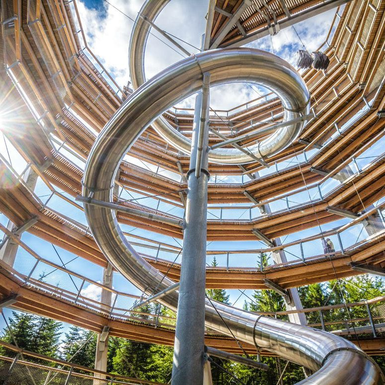 Around_Ireland's tweet photo. Plans for the Weekend? 💡

Discover Ireland's new visitor experience at @AvondaleBeyond and venture upwards on the 1.3km treetop walk in Avondale Forest Park, Wicklow🌳
All info here⬇️
https://t.co/EAZzivCat3

Have a great weekend!

#sustainabletourism #wicklow #failteireland https://t.co/oN8ppW3e4v