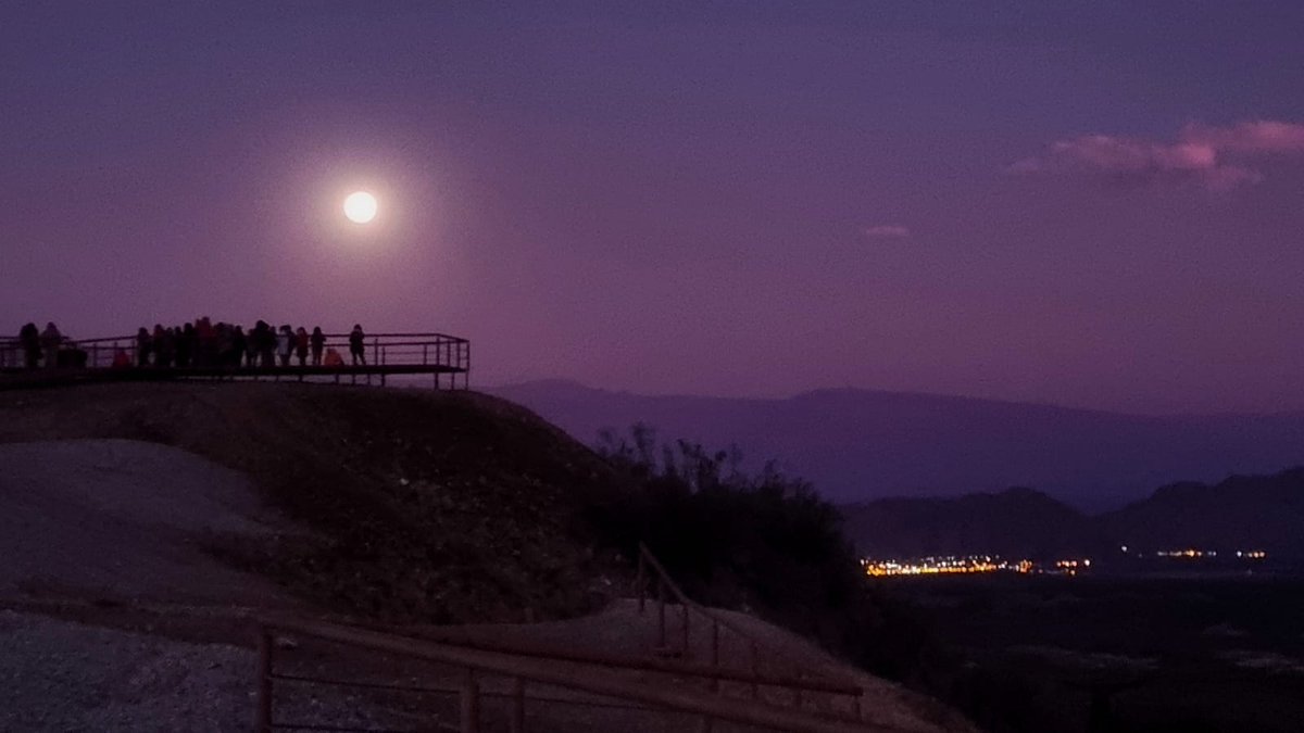 soyturistaenlr's tweet photo. #RuturViajesChilecito Vivió una jornada de actividad plena con noche de luna llena en la Estación 2 del #CableCarril, un segmento que se viene potenciando desde el sector publico y privado, con buena aceptación  por publico local y visitantes. 

@MariojAndrada 
@MatiVaca16 https://t.co/dPfh8tWV5t