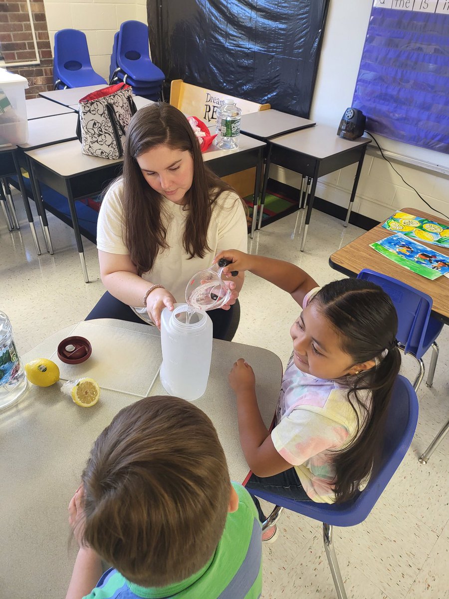 MsFoster_RBPS's tweet photo. We made lemonade together! And of course had a small party to celebrate week 1! @rbbsummer @rbpsEAGLES #RBBisBIA https://t.co/W9LlB1C1WB