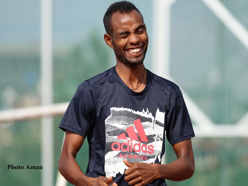 angasurunning's tweet photo. 😁 😁 😁
Today, @TELAHUN10 made fun of me.

"if you try to report in @WCHoregon22 being a photographer, next time try to be a good runner &amp; participate."
#Lovehumor #NextStopOregon  #WCHOregon22 https://t.co/MIMy2byG06
