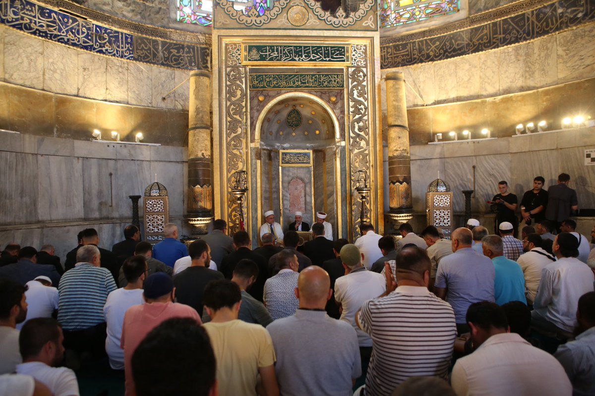 251 Şehide 251 Hatim diyerek başlattığımız hatim kampanyasına ülkemizin dört bir yanından gelen destekler ile toplam 431 hatim okundu.

15 Temmuz şehitlerimiz başta olmak üzere tüm şehitlerimiz için okuduğumuz hatimlerin duasını Ayasofya Camii’nde yaptık.