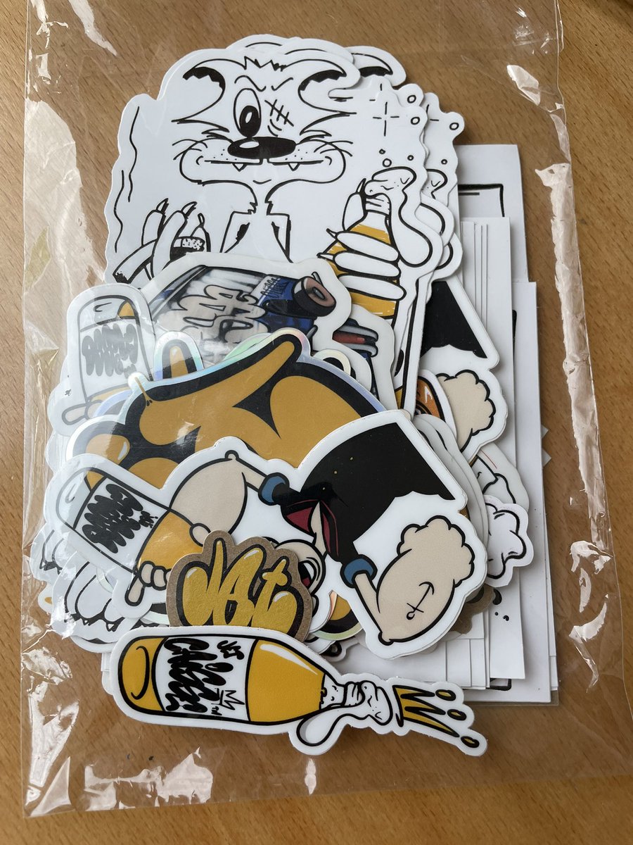 Imagine it’s Friday afternoon… You are close to start your Friday evening after-work-beer …and you find this stickerset from @_yann__ in your postbox!… PRICELESS! 

Happy Weekend to all @TurtleConNFT & @TeddyTroops Super Starz! 

#NFTconnection #keepitreal