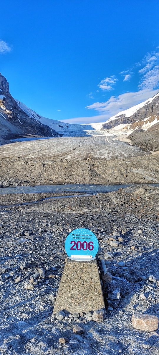 NorthrnLati2des's tweet photo. The ever retreating Athabasca glacier. The changes since the first time I saw it are incredible and sad. #travelswithBill #northernlatitudes https://t.co/LDhjbKYPy6 https://t.co/UXAHJfDGMy