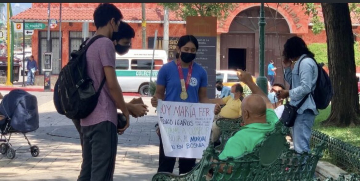vanehupp's tweet image. Quieren hacer una buena labor? Alguien de aquí la conoce? Cooperemos, quién se apunta? María Fernanda Cruz Bolón, niña chiapaneca de 16 años, medallista de oro en judo en los juegos nacionales, pide dinero en las calles para asistir al mundial de judo en Bosnia en agosto.