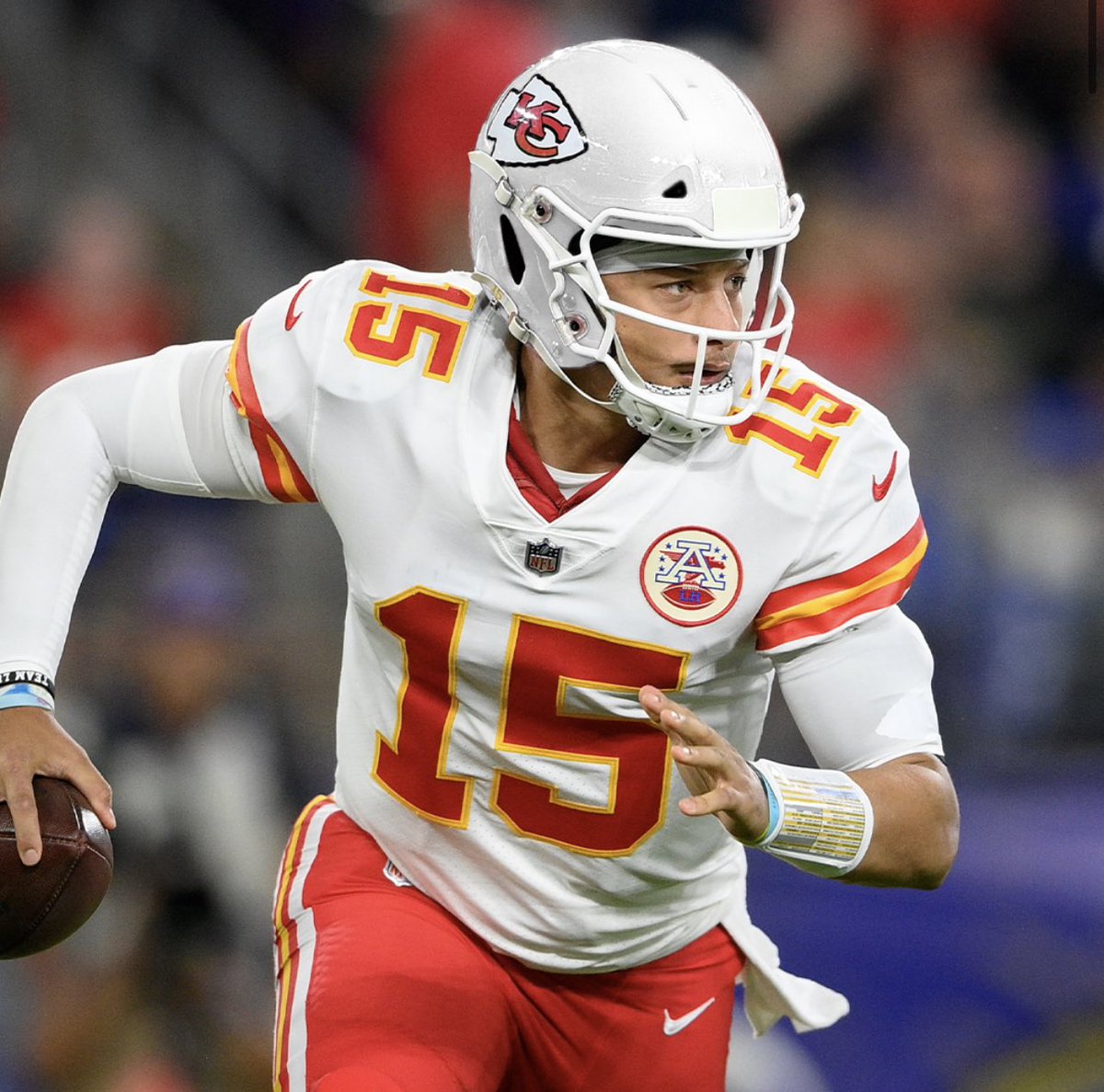 chiefstorm2's tweet photo. Should the #chiefs wear a white alternative helmet this season⁉️ https://t.co/cVQ8uMeXau