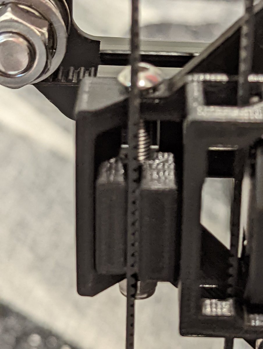 Dystrackshun tweet media