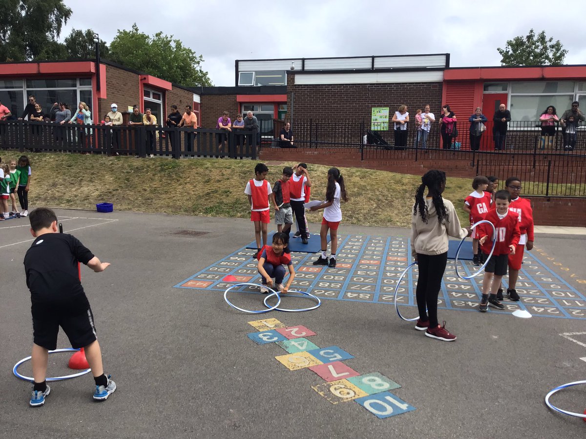 Sacred Heart Y4 tweet media