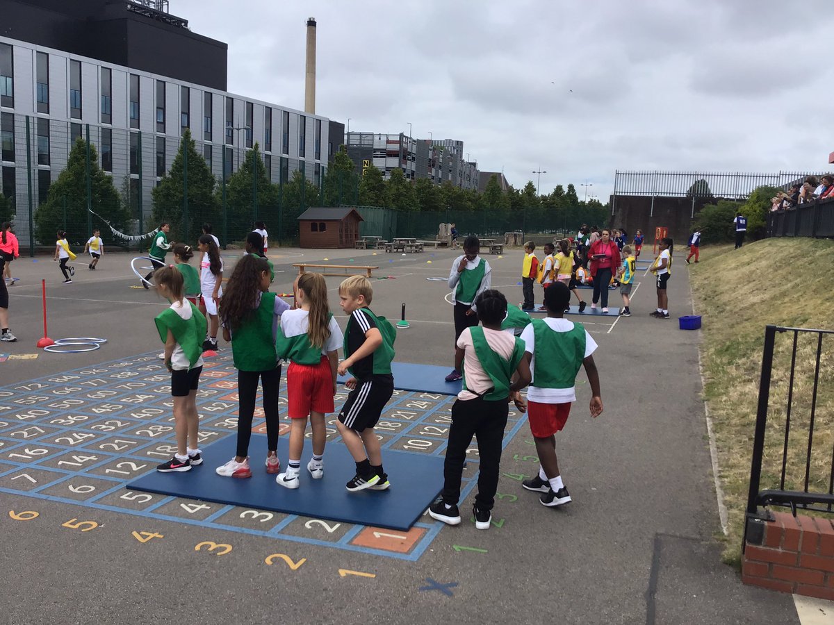 Sacred Heart Y4 tweet media