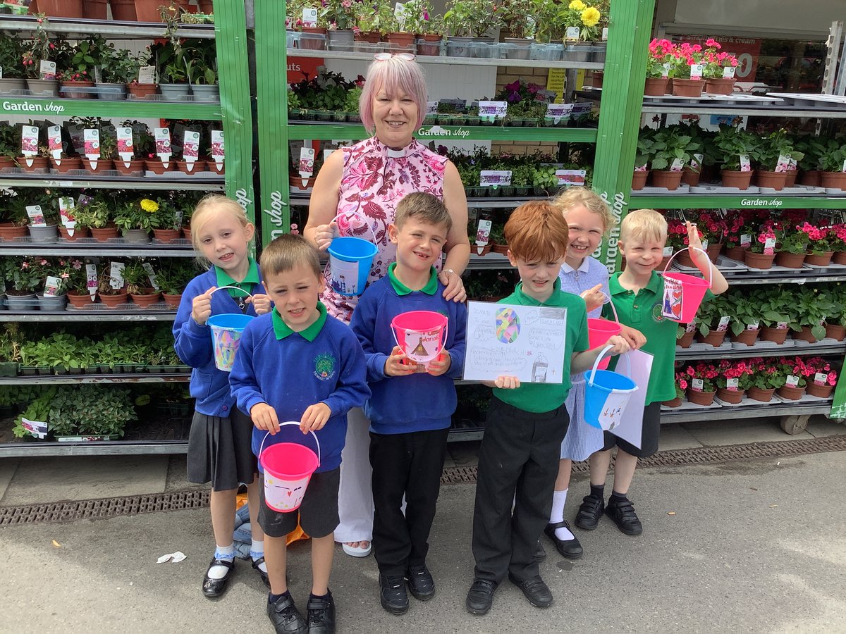 throckleyprim's tweet photo. Year 2 raised a final amount of £433 at @sainsburys today for St Mary the Virgin Church!
They loved helping their community and seeing @revalliharding make an appearance!
 #ThriveAtThrockley #ThrockleySMSC https://t.co/LbytWrNeCM