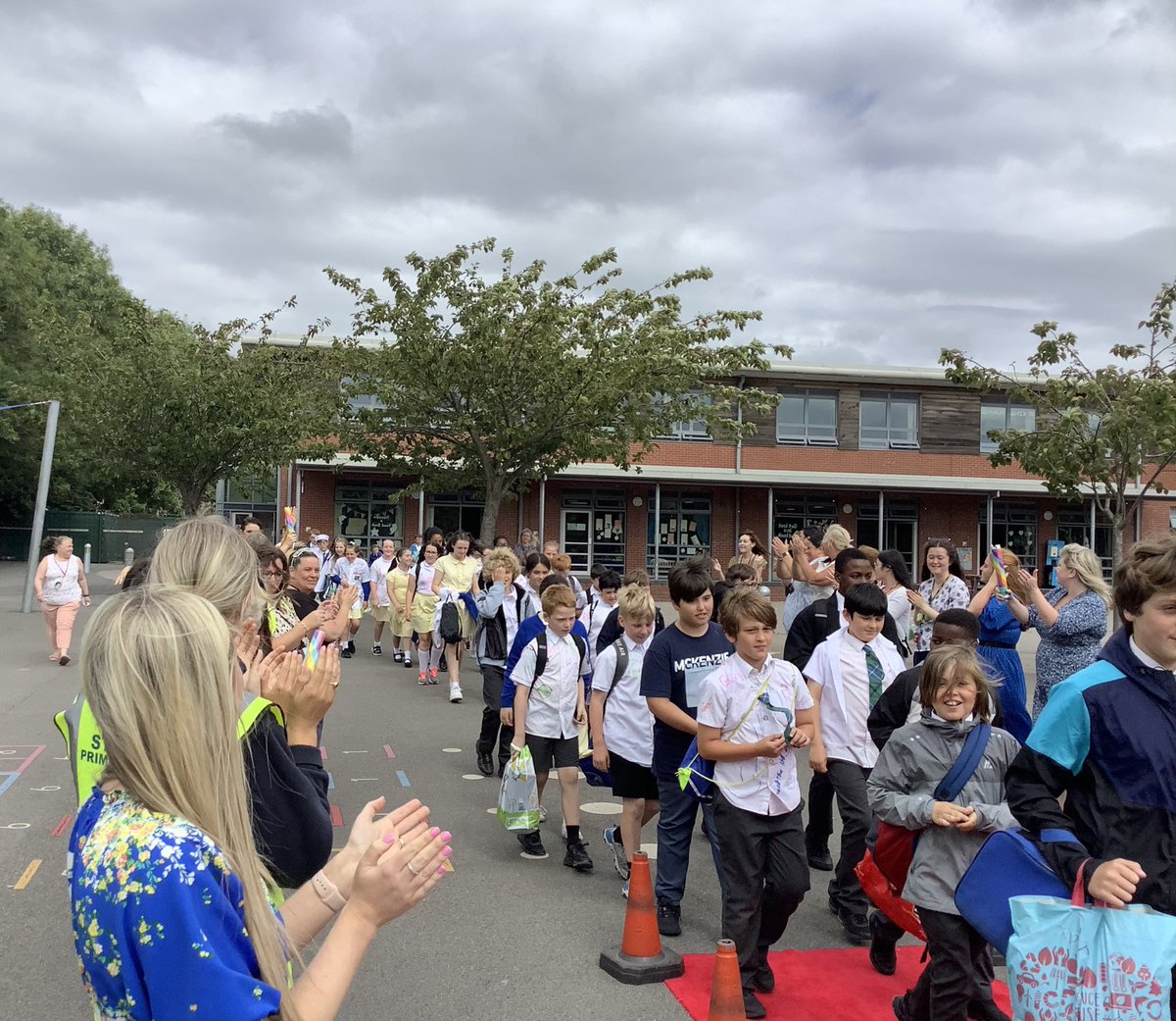 StJohnsKirkdale's tweet photo. 🎉 What a celebration to end a wonderful time at St.John’s 🎉 @6McS_stjohns @6J_stjohns https://t.co/bznR3phnMc