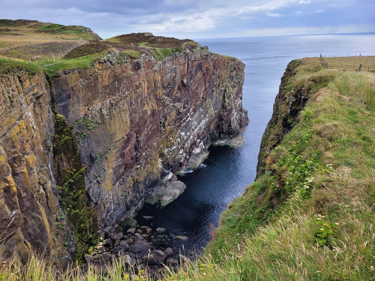 Jamie_LEJOG's tweet image. Day 95: Lybster to Wick, 14 miles. Started the day with a final bit of road walking to pick up the John O Groats trail at Whaligoe. From there it was a stunning coastal walk along the clifftops.