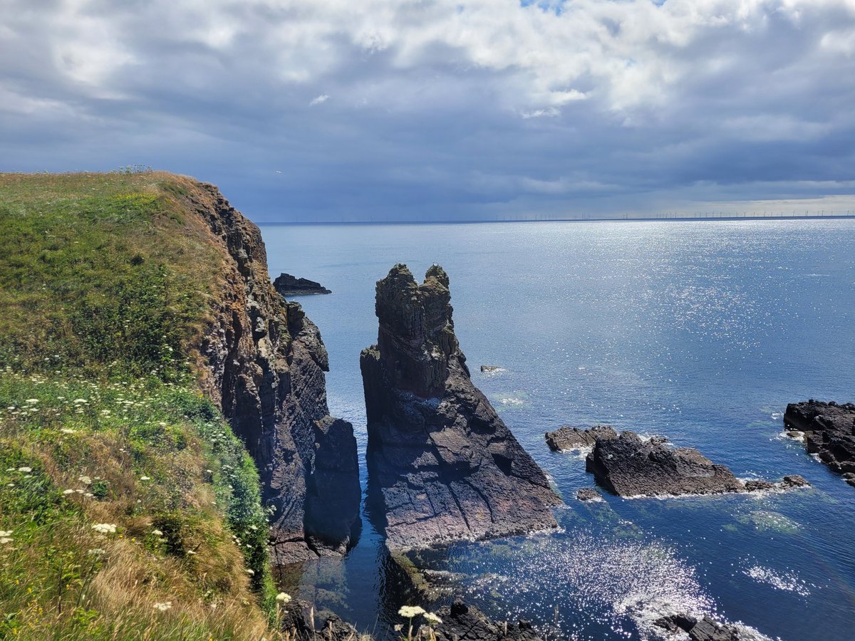 Jamie_LEJOG's tweet image. Day 95: Lybster to Wick, 14 miles. Started the day with a final bit of road walking to pick up the John O Groats trail at Whaligoe. From there it was a stunning coastal walk along the clifftops.