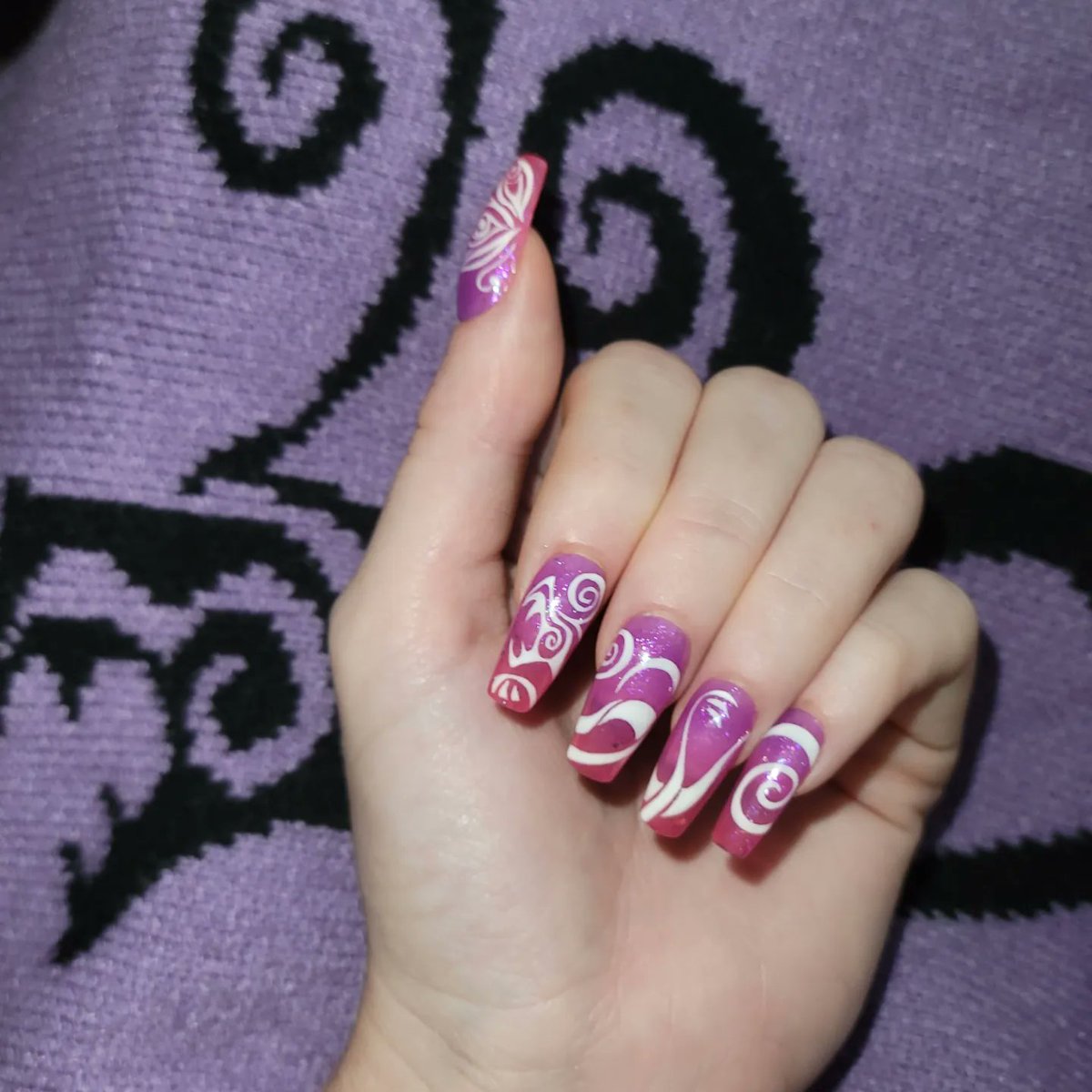 TheBrandyA's tweet photo. hot weeb summer nails *second edition* 💅

this time y2k toman gang gf vibes to match my tokyo revengers cardigan 💜 https://t.co/6PdDxrPtNn