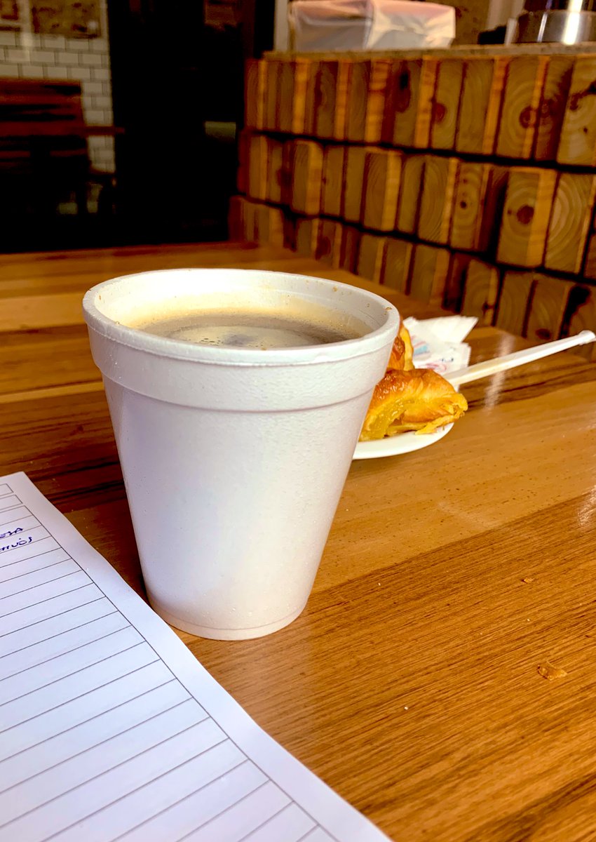 robedugonzalez's tweet image. Esperando y aprovechando para anotar algunas #crazyideas… #cofeetime ☕️🥐☕️