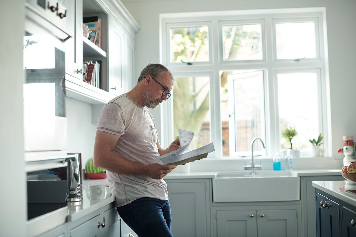 comreg's tweet photo. CONSUMER NEWS: Visit our website for advice and information on your rights around receiving a paper bill https://t.co/aBu7ELs0gy #ComRegConnects https://t.co/kpwgqXyQKM