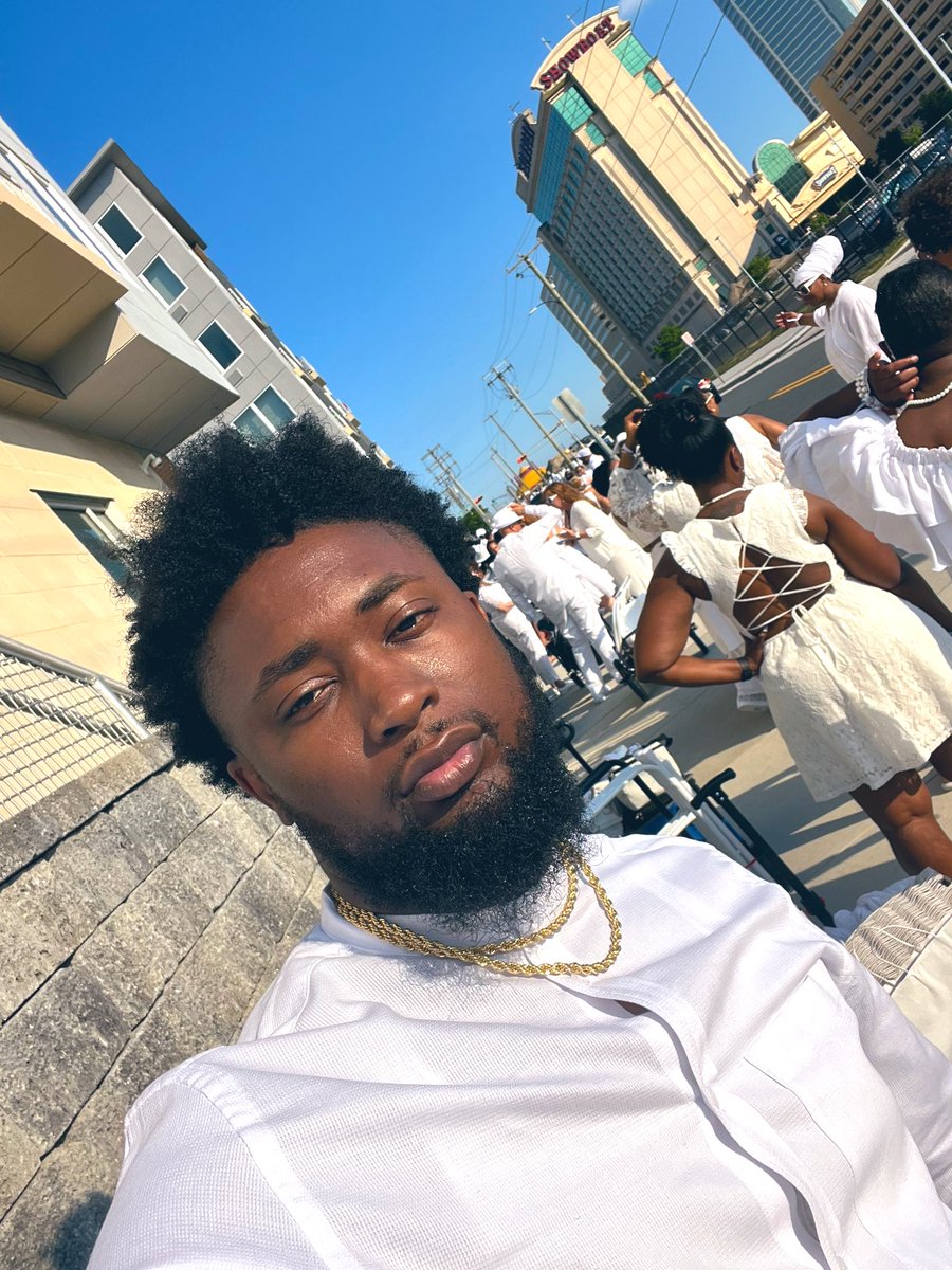 nowaaron_'s tweet photo. @TxxRedd #MediumFine on this Friday https://t.co/mRM8xlI9dm