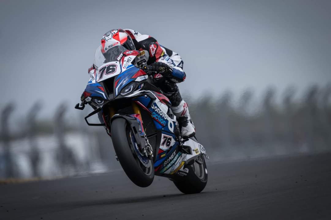 ¡Se acabó el mini parón veraniego! Aunque aún queda otro pero por ahora... Disfrutemos de este fin de semana en Donington y de estas bonitas fotos de <a href="/lorisbaz/">Loris baz</a>.
#SBK #WSBK #WorldSBK #GBRWorldSBK
📸 #WorldSBK