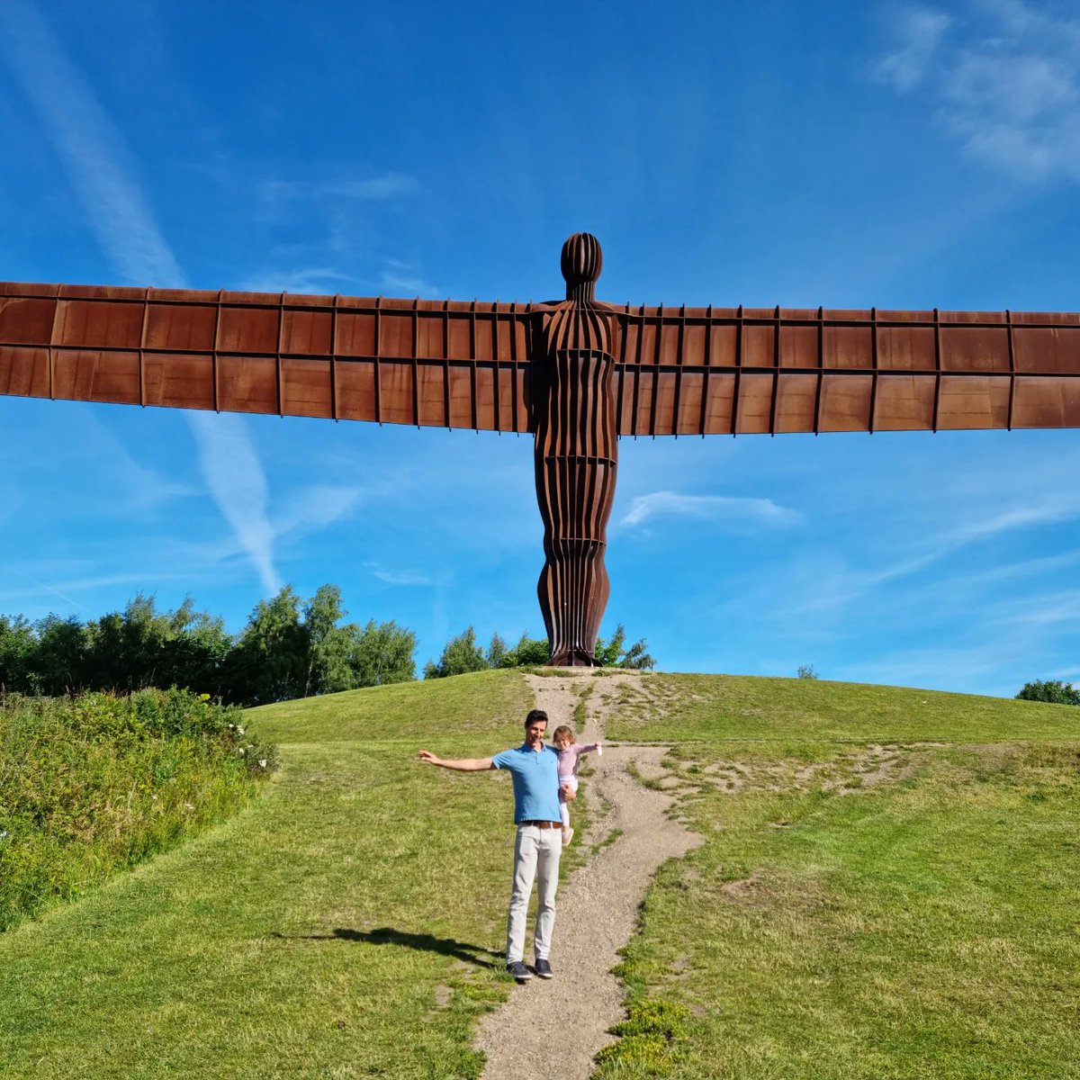 Incredibly grateful for those two that came with me to conference so I could spread my wings without making family/personal life sacrifices. #advancehe #TLConf22