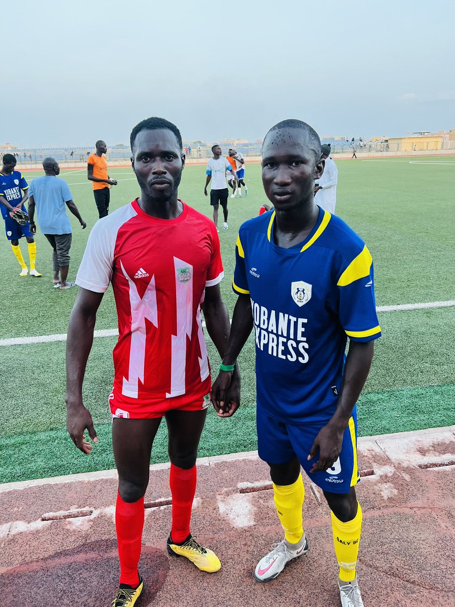 SalySportClub's tweet photo. 𝙁𝙄𝙉 𝘿𝙀 𝙈𝘼𝙏𝘾𝙃 | Saly Sport concède le match nul (3-3) face à son voisin Ngaparou mais se qualifie en demi-finale à la faveur de la différence de but. En route pour la montée. Cette année c’est la bonne. #AllezLesSalois 🔵🟡 https://t.co/ikt7H3YRg7